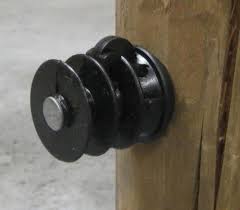 ELFIN WOOD POST INSULATOR.